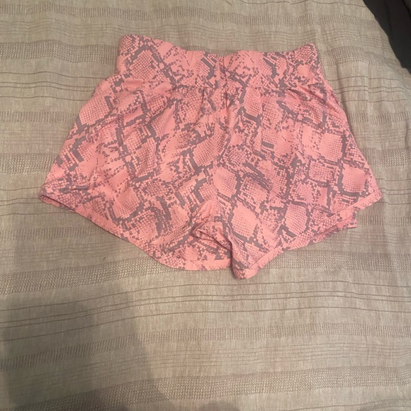 Fabletics Medium Running Shorts - Picture 4 of 4